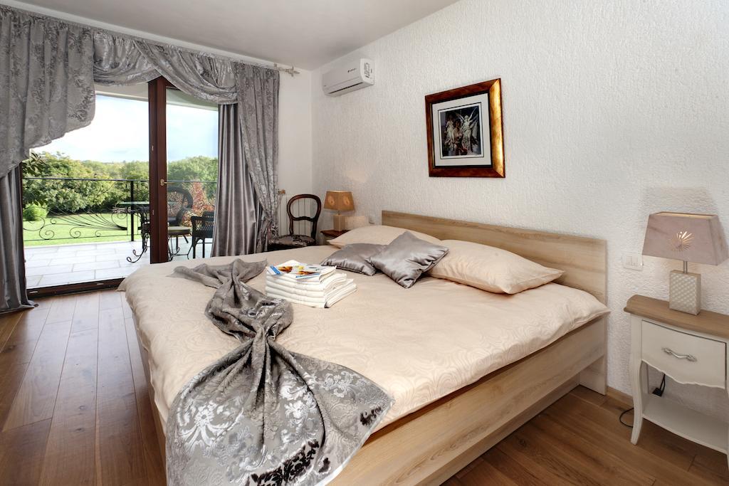Villa Castello Rausch Valkarin Camera foto